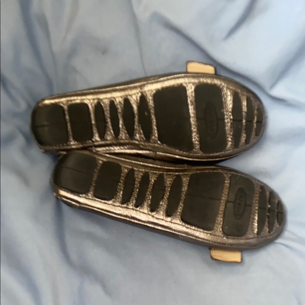Nine West Silver Flats with Elegant Toe Detail - Picture 2 of 5
